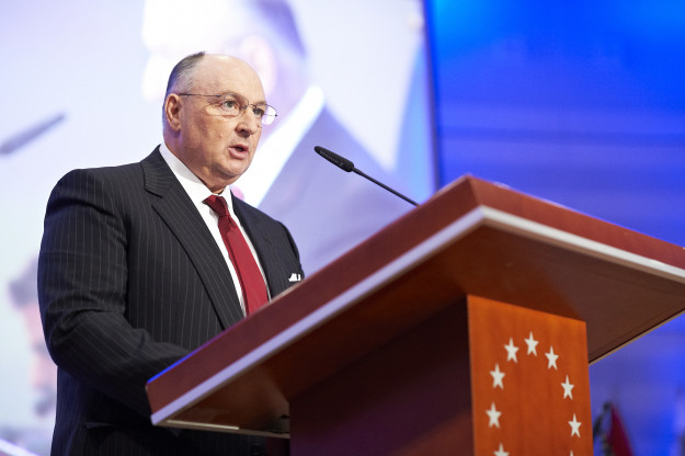 Kantor_speaks_at_EU_Parl_Jan_2013