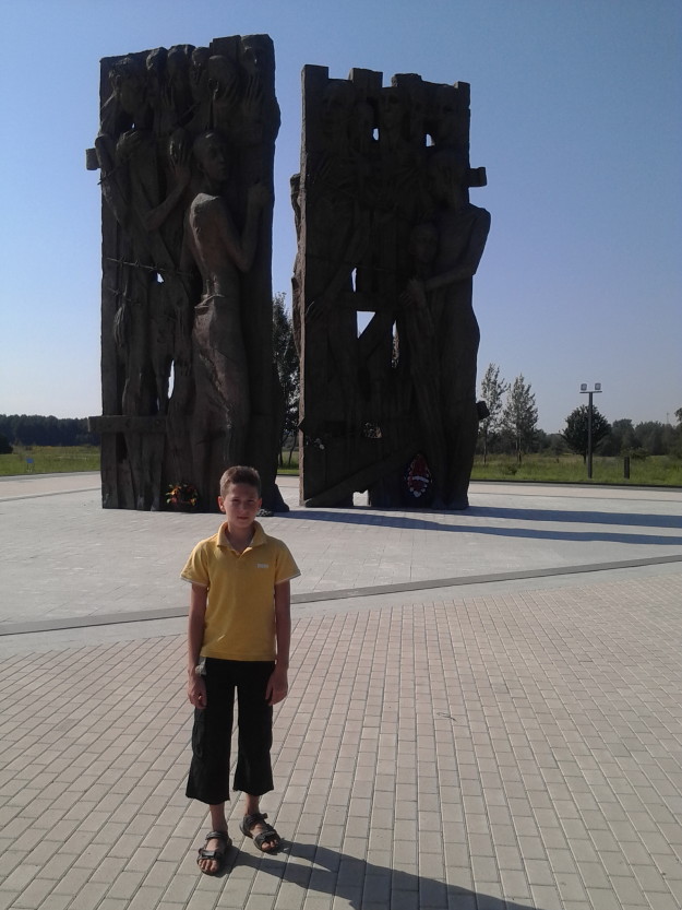 Посетили мемориал 1