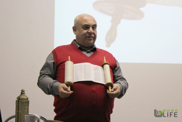 Олег Красный